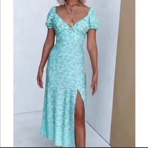 Alice Elle “For Kicks” Dress Blue Floral in Size Small